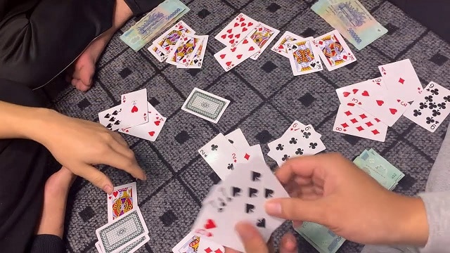 Cach de ban choi phom dung dan tai nhung nha cai truc tuyen